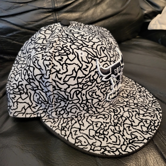 CHICAGO BULLS ERA 9FIFTY ELEPHANT LAB SNAPBACK HAT - Picture 4 of 6